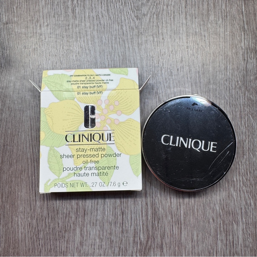 Clinique Stay-Matte Sheer Pressed Powder Foundation Oil-Free 01 Stay Buff (VF) - Picture 2 of 4